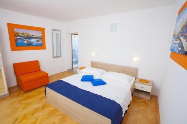Apartments Ratko Tučepi Rom bilde